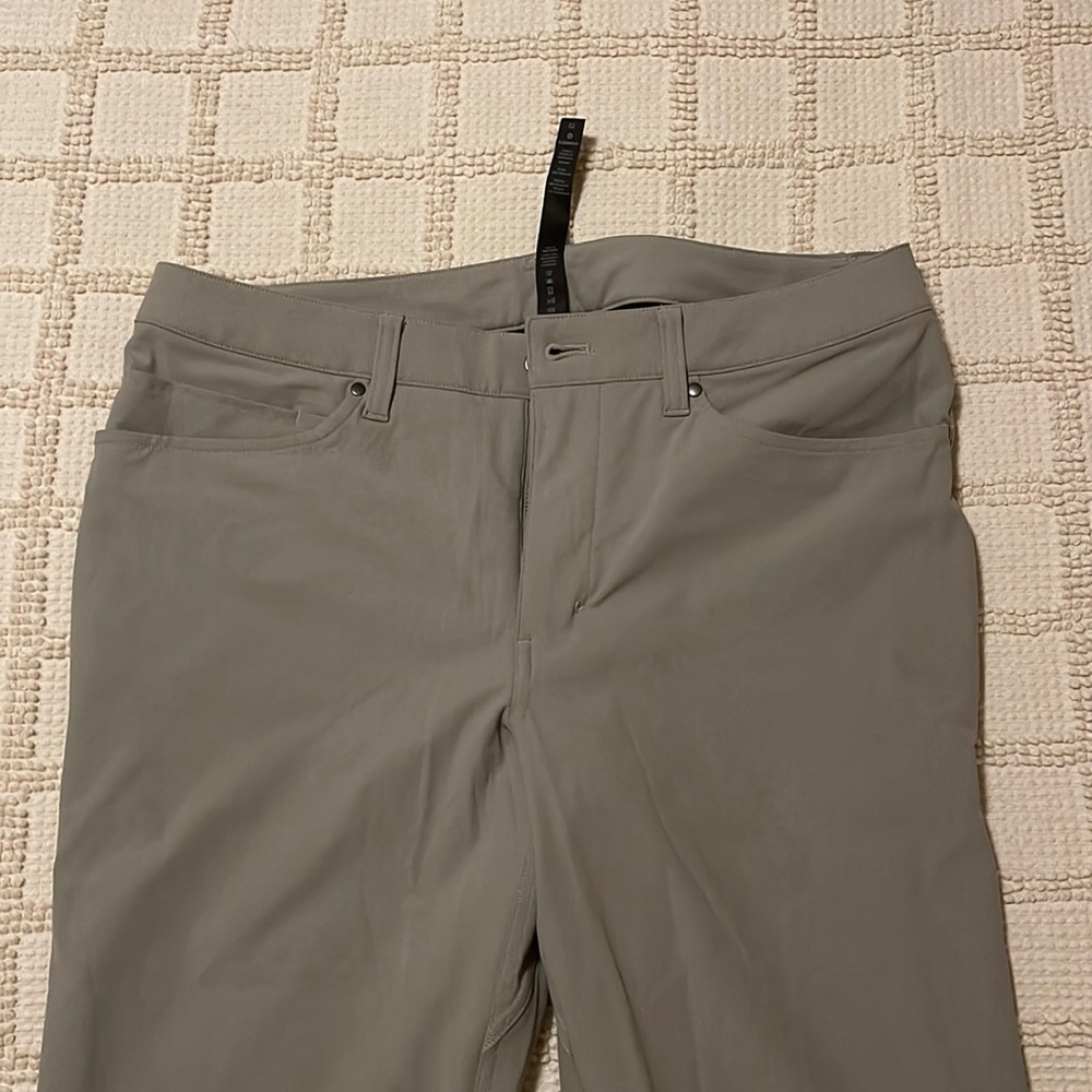 Never worn mens lululemon ABC Classic-Fit pant